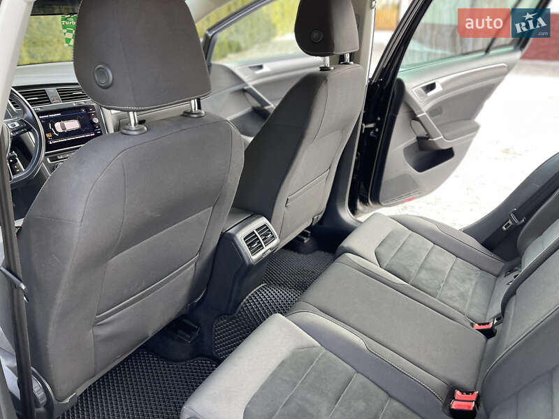 Універсал Volkswagen Golf 2018 в Самборі