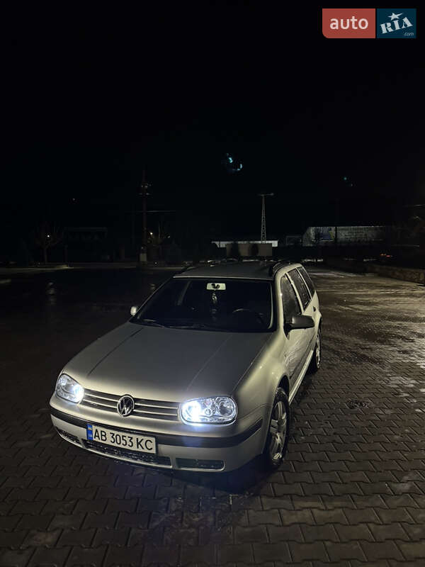 Универсал Volkswagen Golf 2000 в Могилев-Подольске