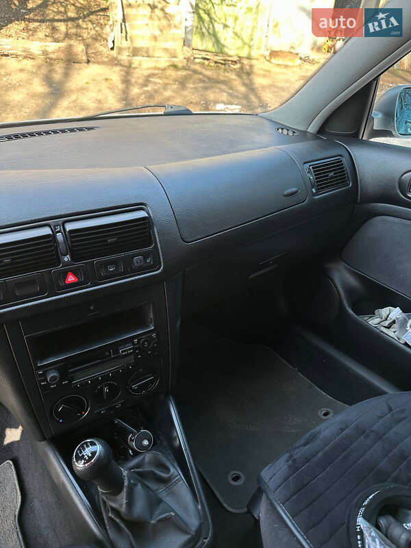 Универсал Volkswagen Golf 2000 в Могилев-Подольске