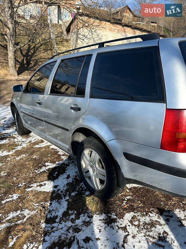 Универсал Volkswagen Golf 2000 в Могилев-Подольске