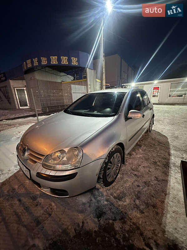 Хэтчбек Volkswagen Golf 2004 в Бердичеве