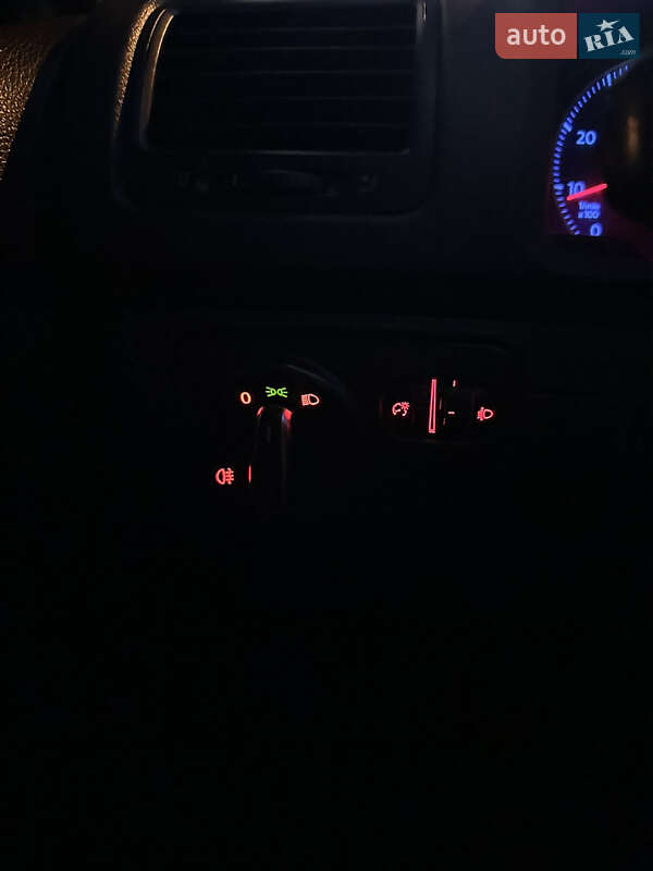 Хэтчбек Volkswagen Golf 2004 в Бердичеве