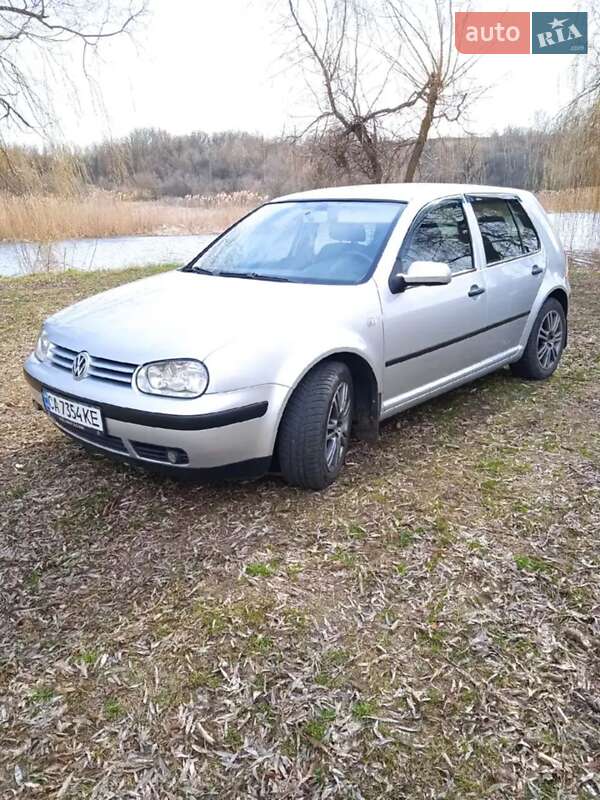 Volkswagen Golf 2002