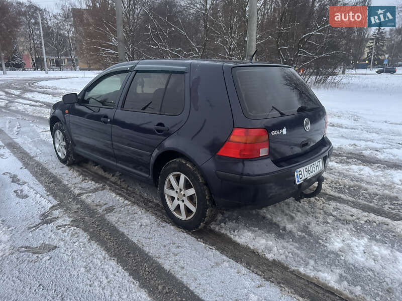 Хэтчбек Volkswagen Golf 2002 в Полтаве