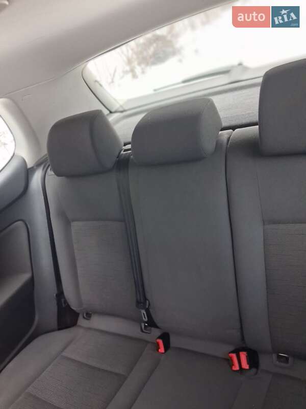 Хэтчбек Volkswagen Golf 2004 в Ахтырке фото 8 Хэтчбек Volkswagen Golf 2004 в Ахтырке