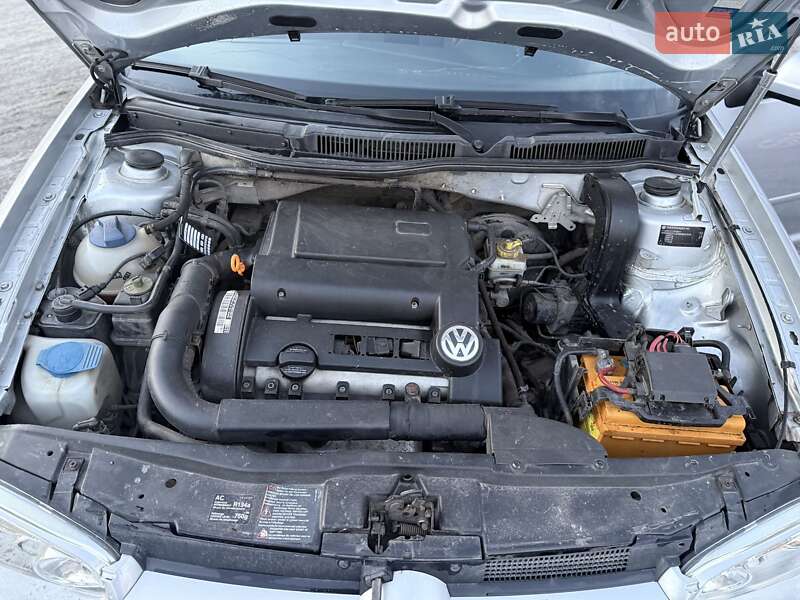 Универсал Volkswagen Golf 2003 в Ровно