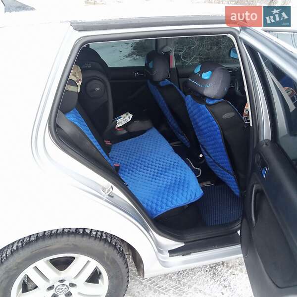 Хэтчбек Volkswagen Golf 2001 в Ладыжине