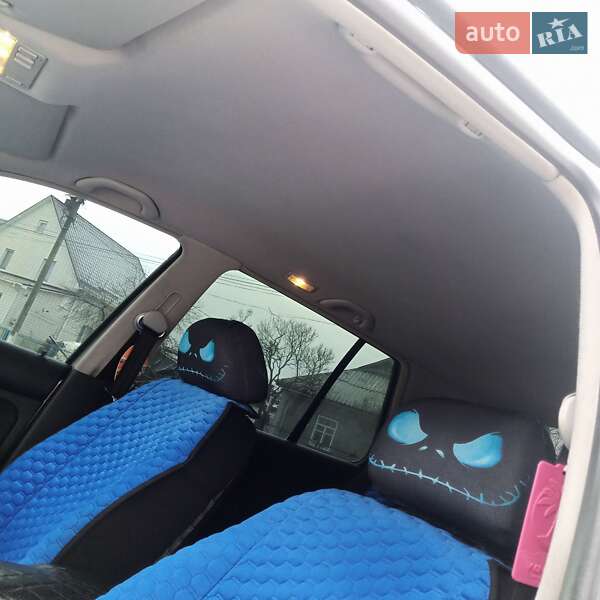 Хэтчбек Volkswagen Golf 2001 в Ладыжине