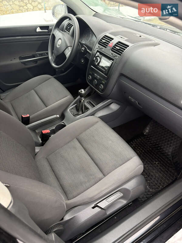 Хэтчбек Volkswagen Golf 2008 в Тернополе