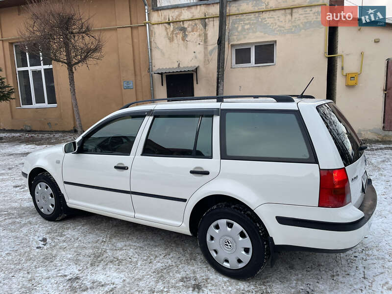 Универсал Volkswagen Golf 2001 в Львове