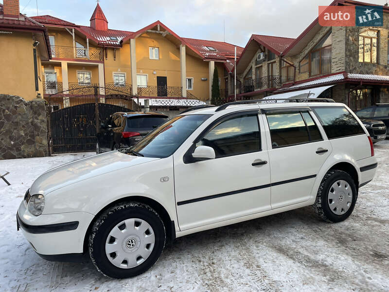 Универсал Volkswagen Golf 2001 в Львове