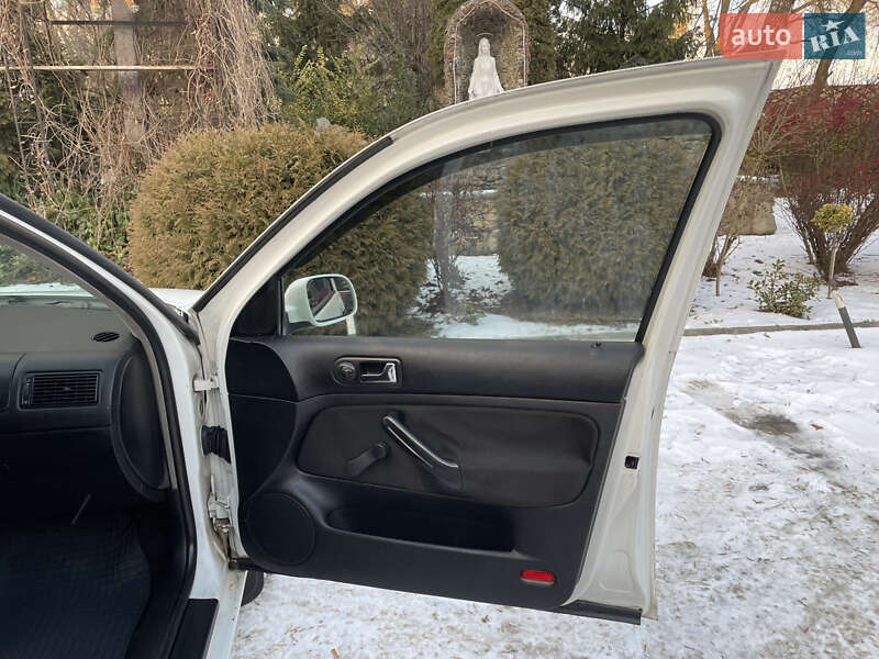 Универсал Volkswagen Golf 2001 в Львове