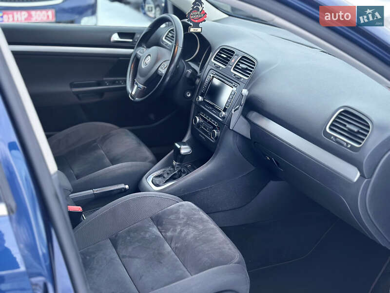 Универсал Volkswagen Golf 2011 в Староконстантинове