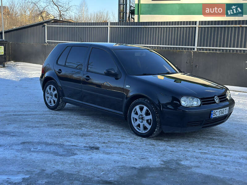 Хетчбек Volkswagen Golf 2003 в Львові
