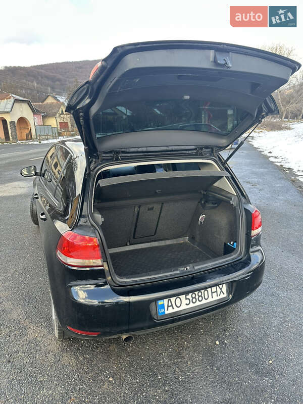 Хетчбек Volkswagen Golf 2012 в Перечині