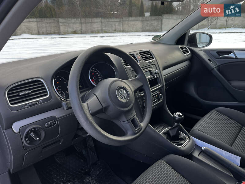 Хетчбек Volkswagen Golf 2011 в Луцьку фото 18 Хетчбек Volkswagen Golf 2011 в Луцьку