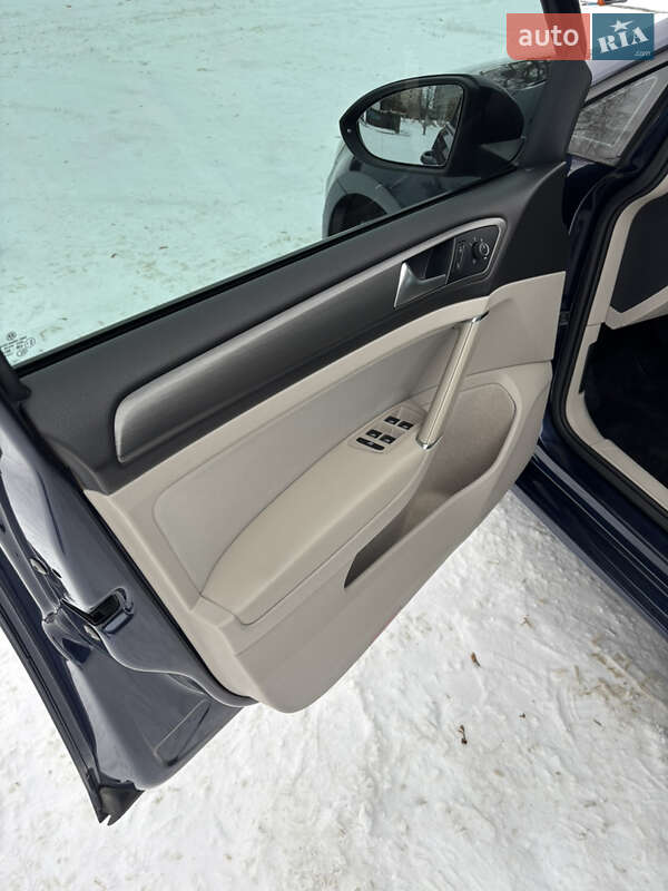 Хэтчбек Volkswagen Golf 2013 в Нетешине фото 18 Хэтчбек Volkswagen Golf 2013 в Нетешине