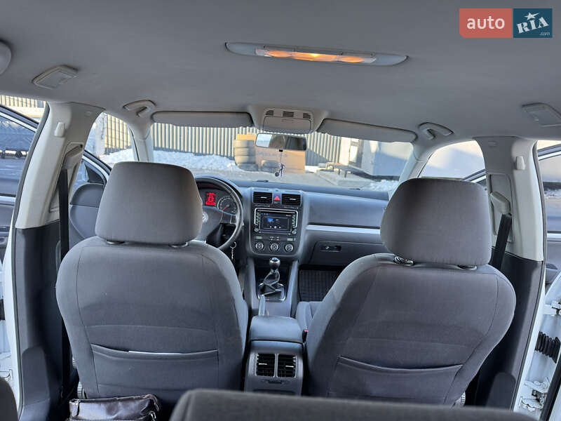 Універсал Volkswagen Golf 2009 в Володимирі