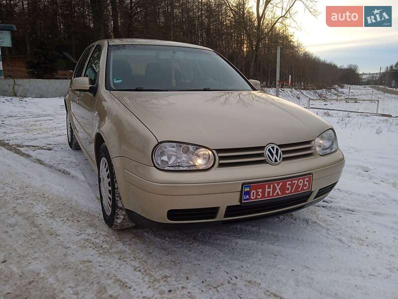Хетчбек Volkswagen Golf 2003 в Красилові