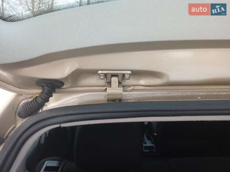 Хетчбек Volkswagen Golf 2003 в Красилові