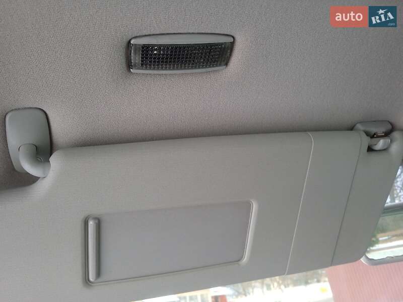 Хетчбек Volkswagen Golf 2003 в Красилові