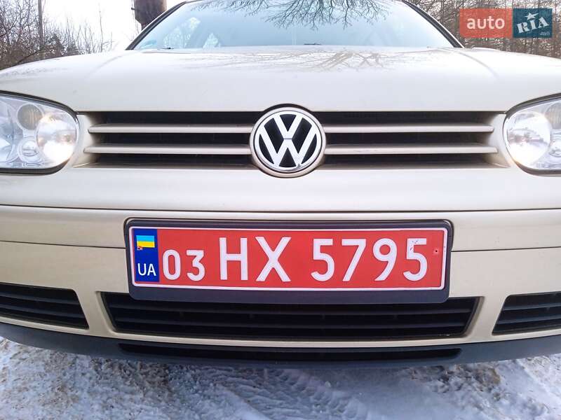 Хетчбек Volkswagen Golf 2003 в Красилові