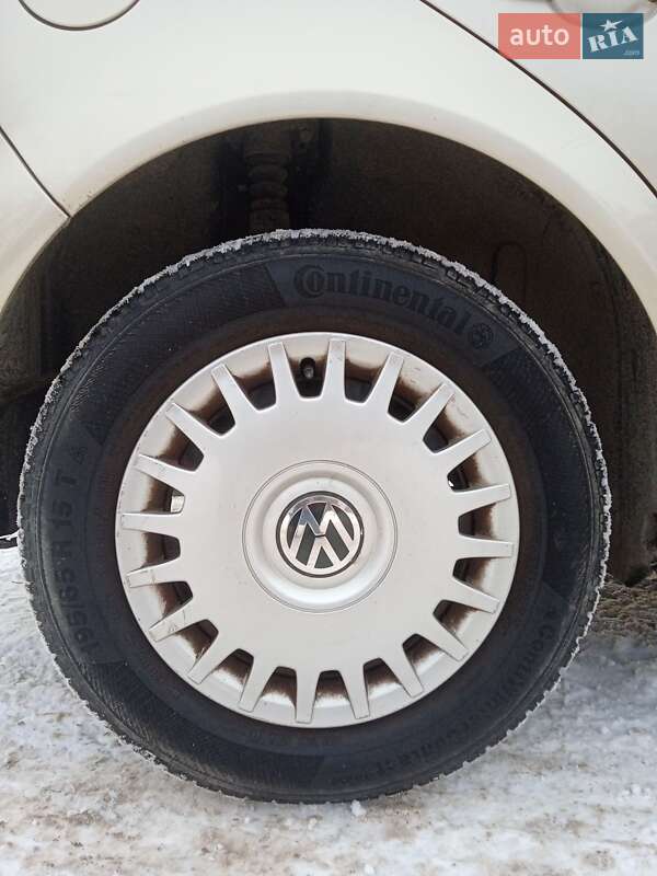 Хетчбек Volkswagen Golf 2003 в Красилові