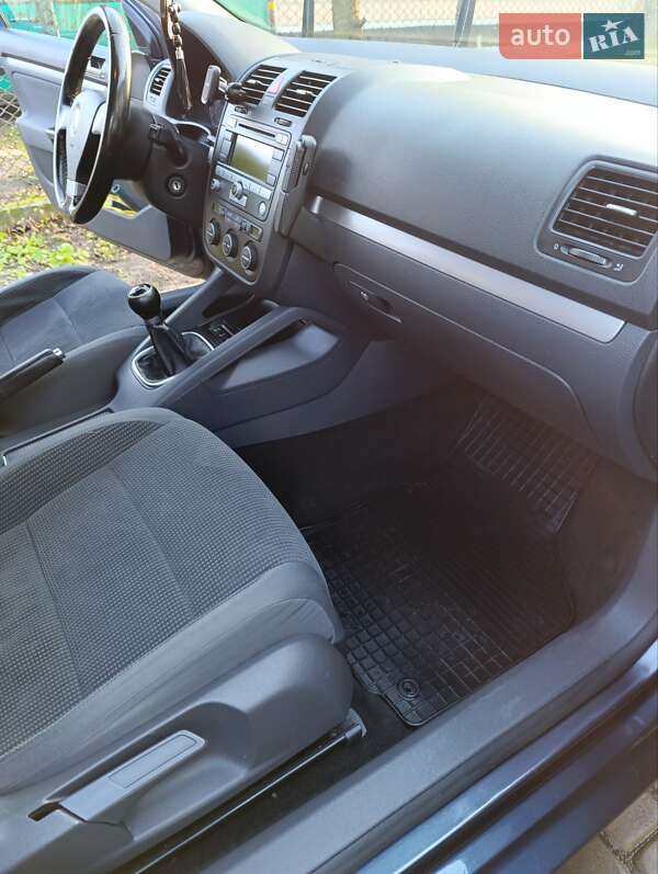 Універсал Volkswagen Golf 2009 в Луцьку