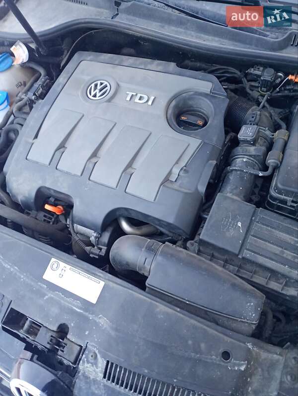 Універсал Volkswagen Golf 2012 в Тернополі