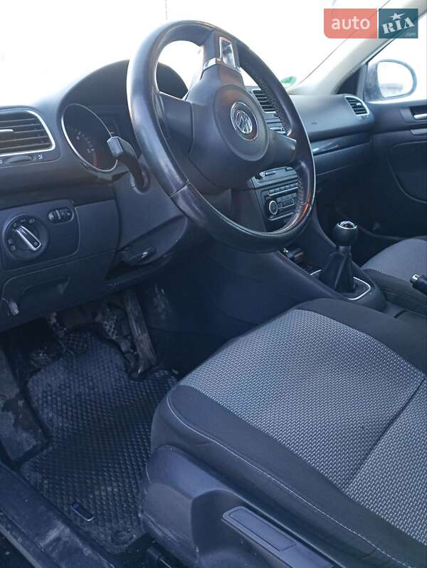 Універсал Volkswagen Golf 2012 в Тернополі