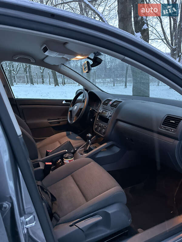 Хетчбек Volkswagen Golf 2008 в Вінниці