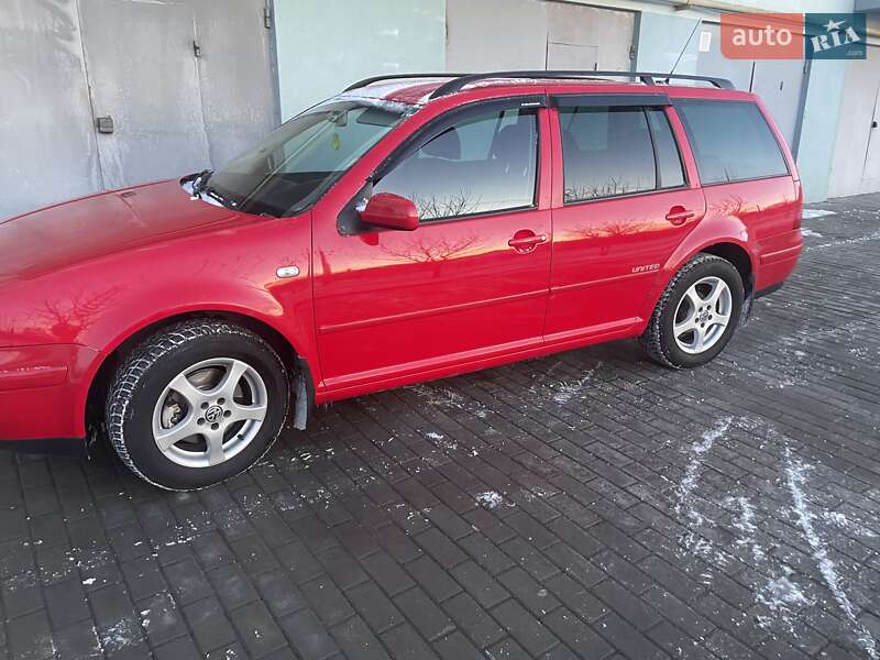 Універсал Volkswagen Golf 2006 в Тернополі