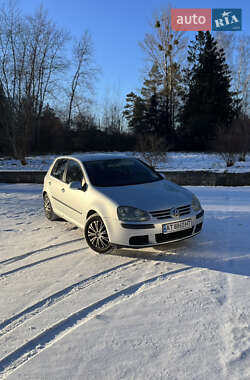 Хетчбек Volkswagen Golf 2004 в Болехові