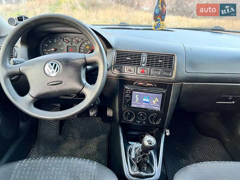 Універсал Volkswagen Golf 2002 в Слов'янську