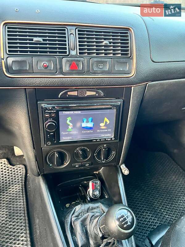 Універсал Volkswagen Golf 2002 в Слов'янську