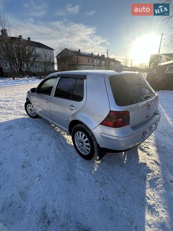 Volkswagen Golf 2000