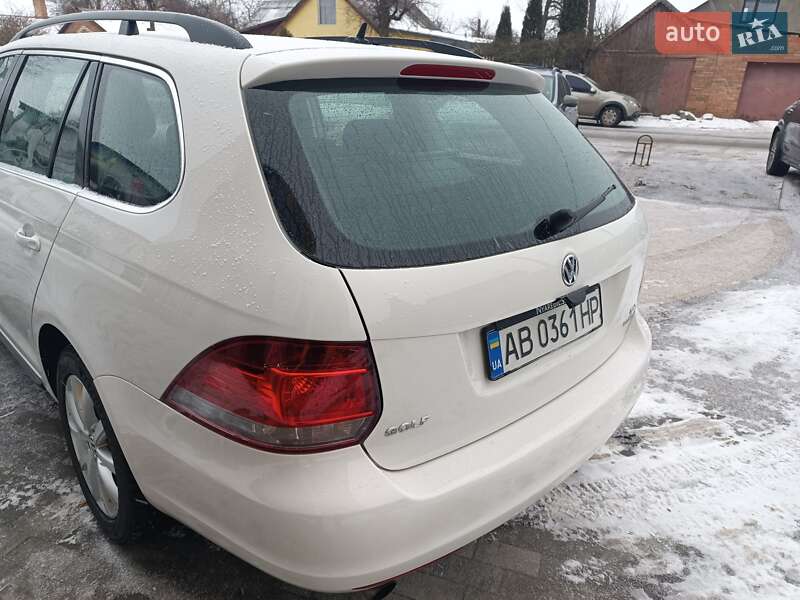 Універсал Volkswagen Golf 2011 в Вінниці