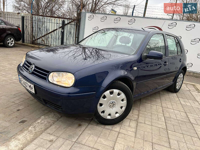 Volkswagen Golf 2003