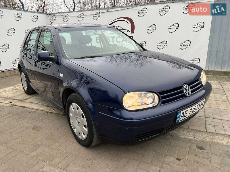 Хетчбек Volkswagen Golf 2003 в Дніпрі