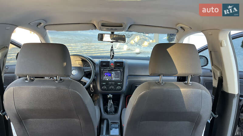 Хетчбек Volkswagen Golf 2004 в Тернополі