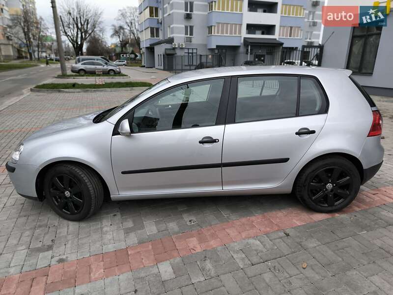 Хетчбек Volkswagen Golf 2006 в Черкасах