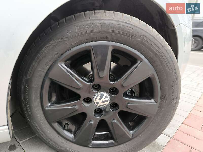 Хетчбек Volkswagen Golf 2006 в Черкасах