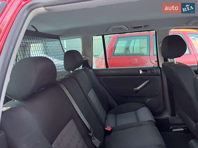 Універсал Volkswagen Golf 2006 в Тернополі