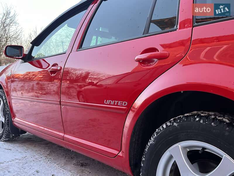 Універсал Volkswagen Golf 2006 в Тернополі