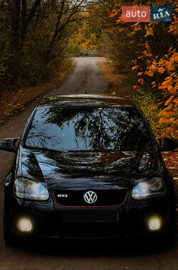 Хэтчбек Volkswagen Golf 2006 в Запорожье