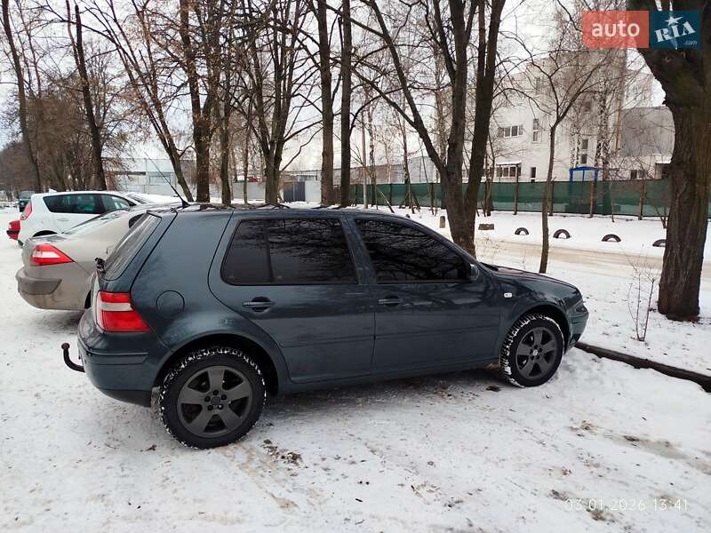 Volkswagen Golf 2003