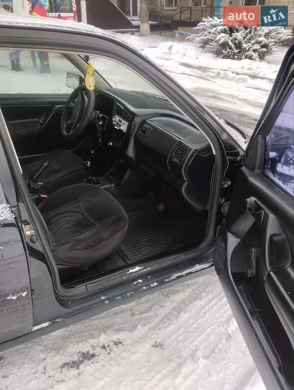 Хетчбек Volkswagen Golf 1996 в Краснокутську