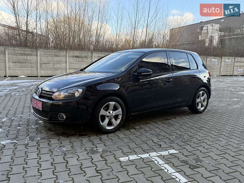 Хетчбек Volkswagen Golf 2010 в Ужгороді