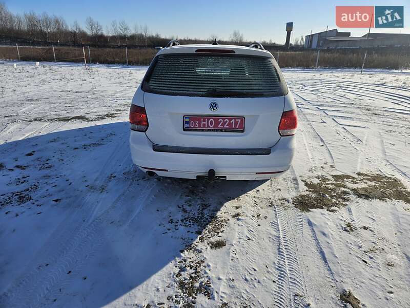 Универсал Volkswagen Golf 2010 в Луцке
