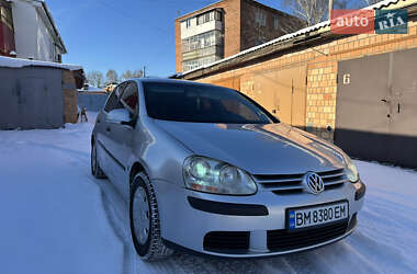 Хэтчбек Volkswagen Golf 2004 в Ромнах